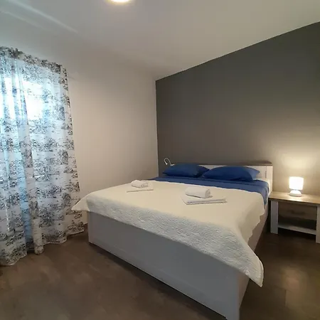 Lucija Apartman *