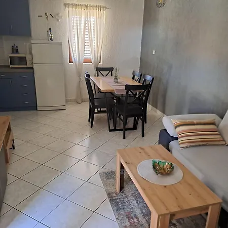 Lucija Apartman